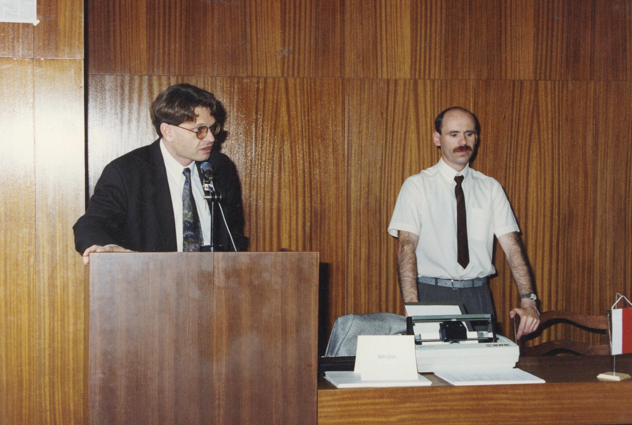 Ing. Milan Hudeek (vlevo) a Josef Konen na Tmavomodrm festivalu 1994